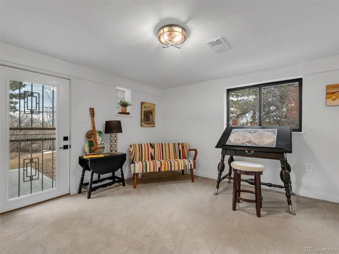 Photo of 1345 Overhill Rd