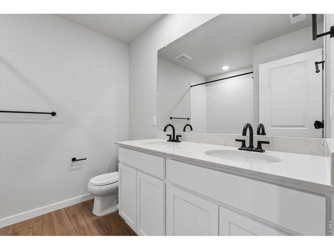 Photo of 807 Kettlepond Way