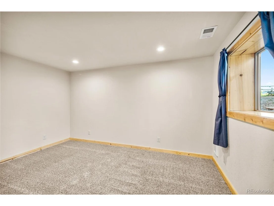 Photo of 982 Georgia Dr