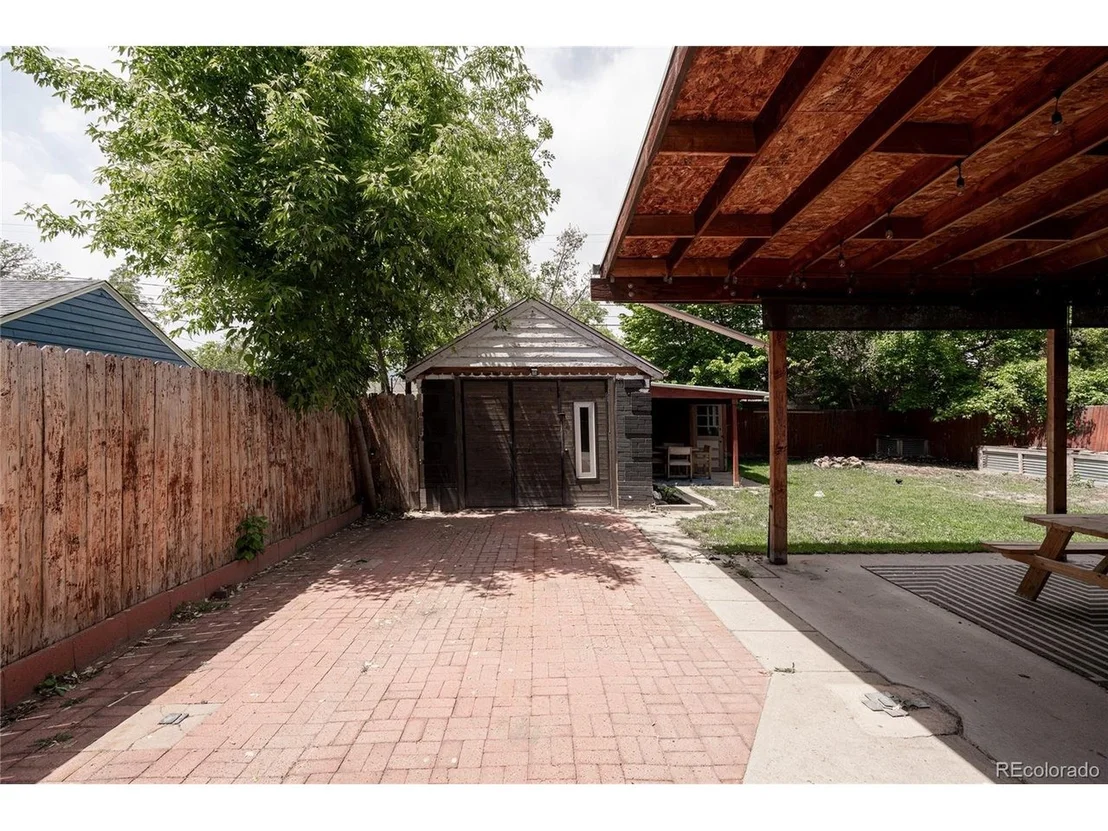 Photo of 3733 Sheridan Blvd