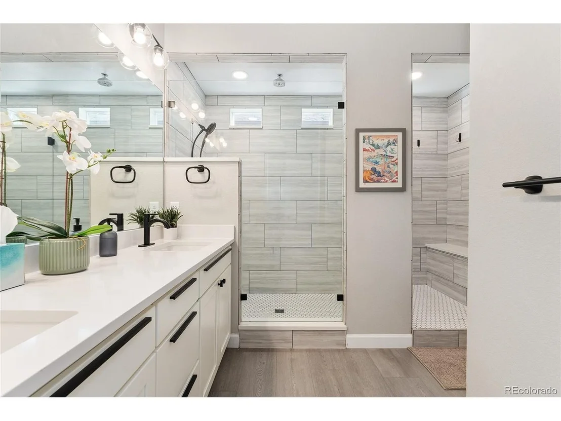 Photo of 6069 Long Branch Dr
