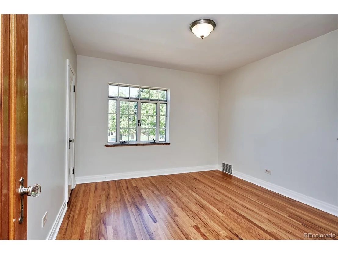 Photo of 1100 Grape St