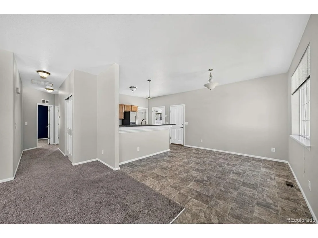 Photo of 370 Naples St