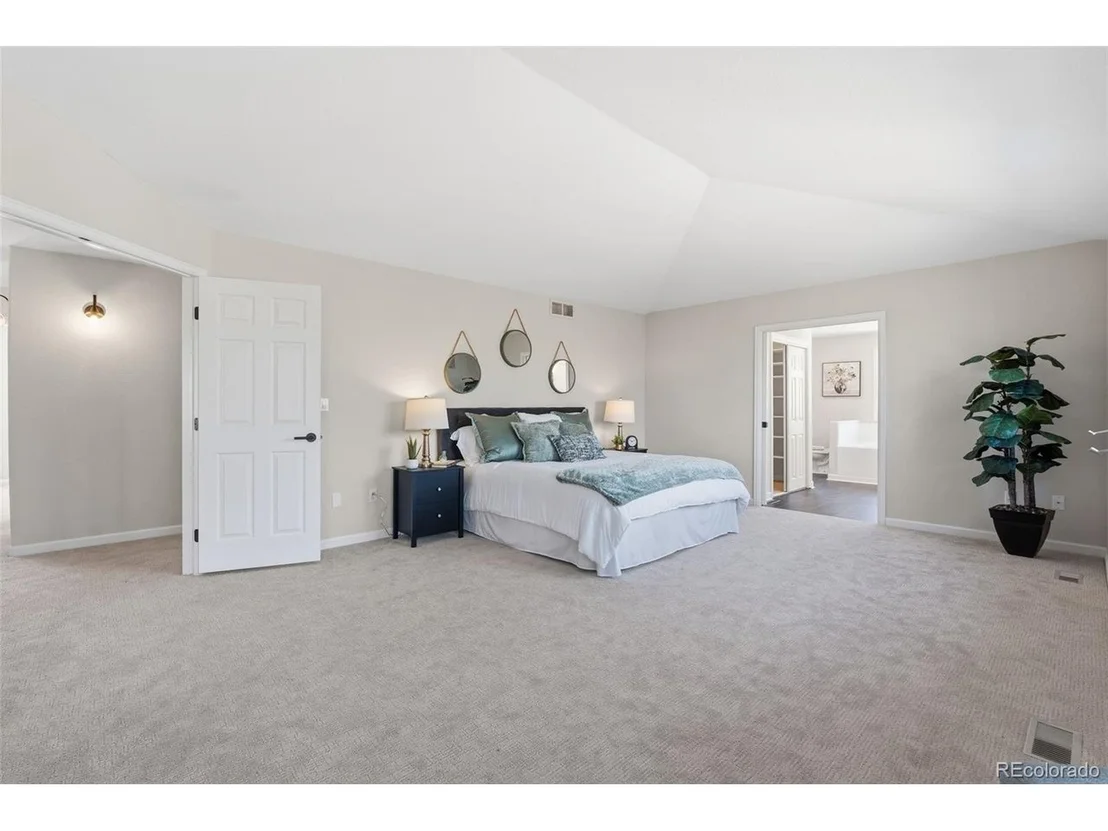 Photo of 6761 Westwoods Cir