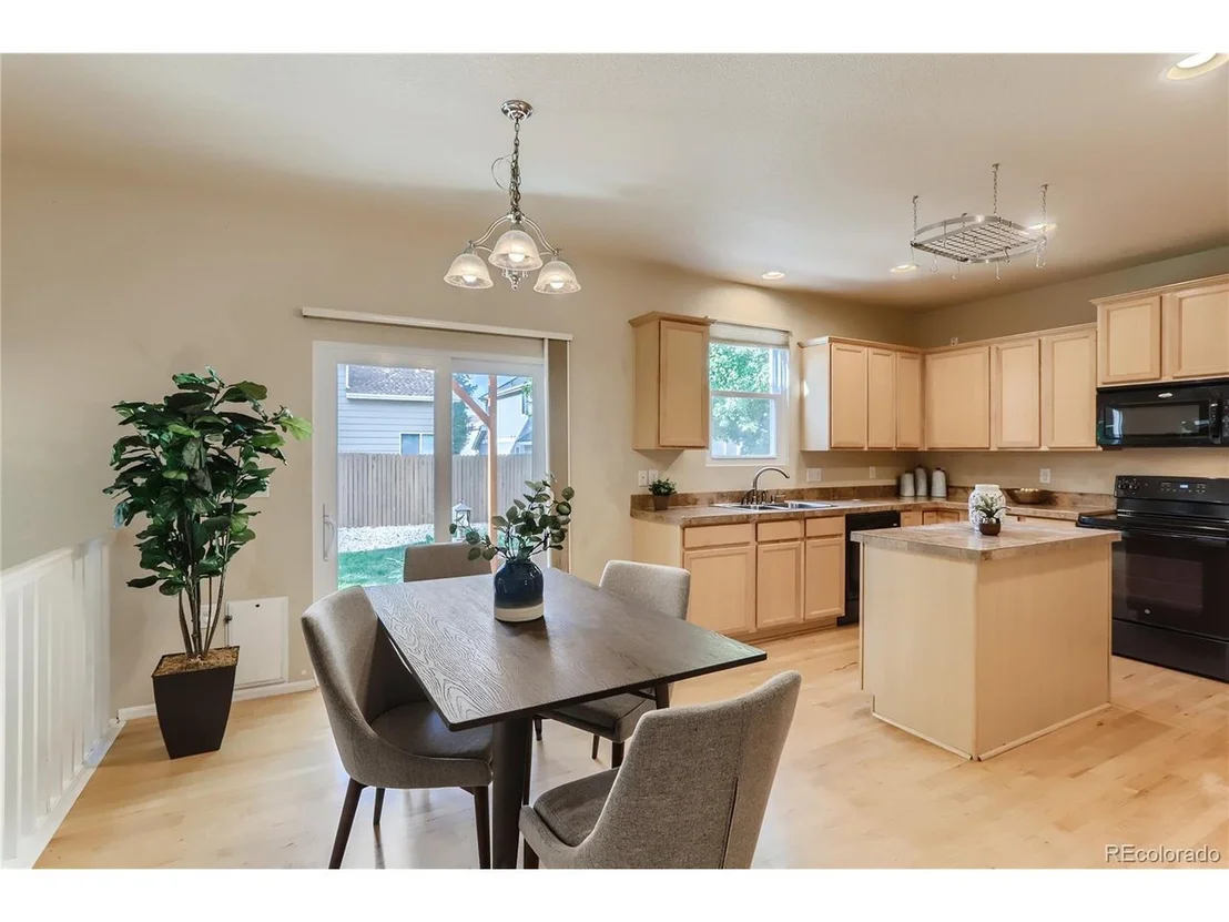 Photo of 6896 Sunburst Ave