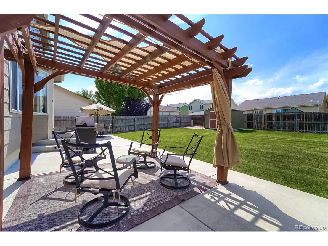 Photo of 7233 Foothill St