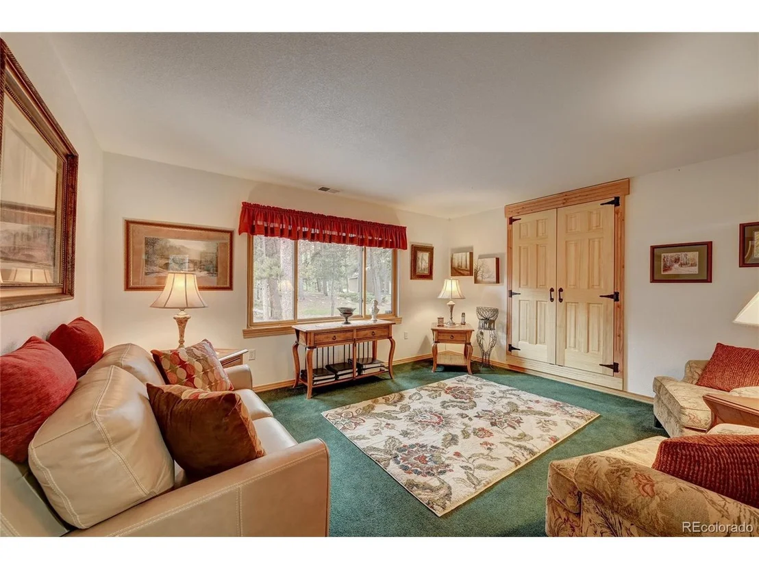 Photo of 631 Lodge Pole Dr