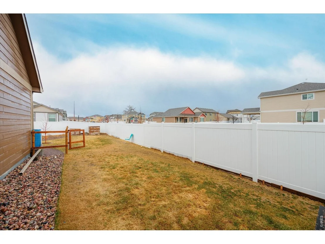 Photo of 970 Greenbrook Dr