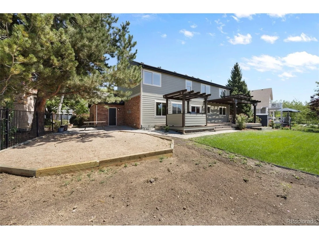 Photo of 1104 Ridgeview Cir