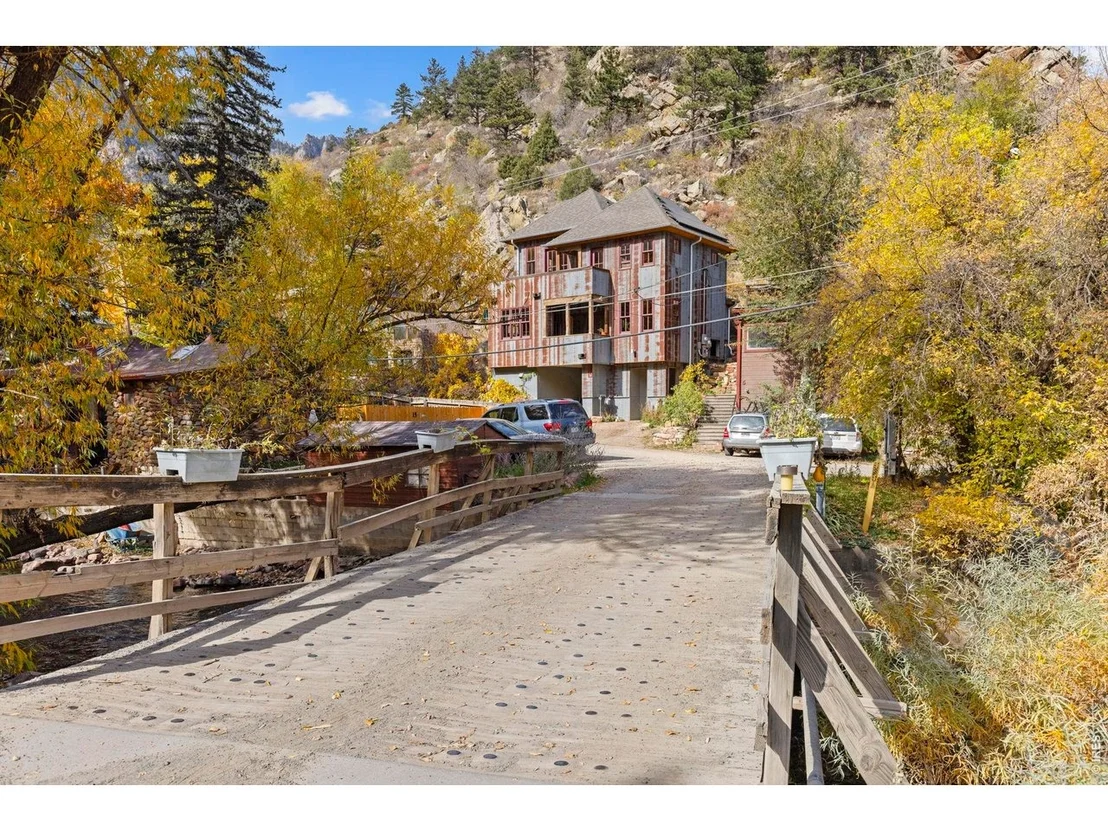 Photo of 22 Artesian Dr