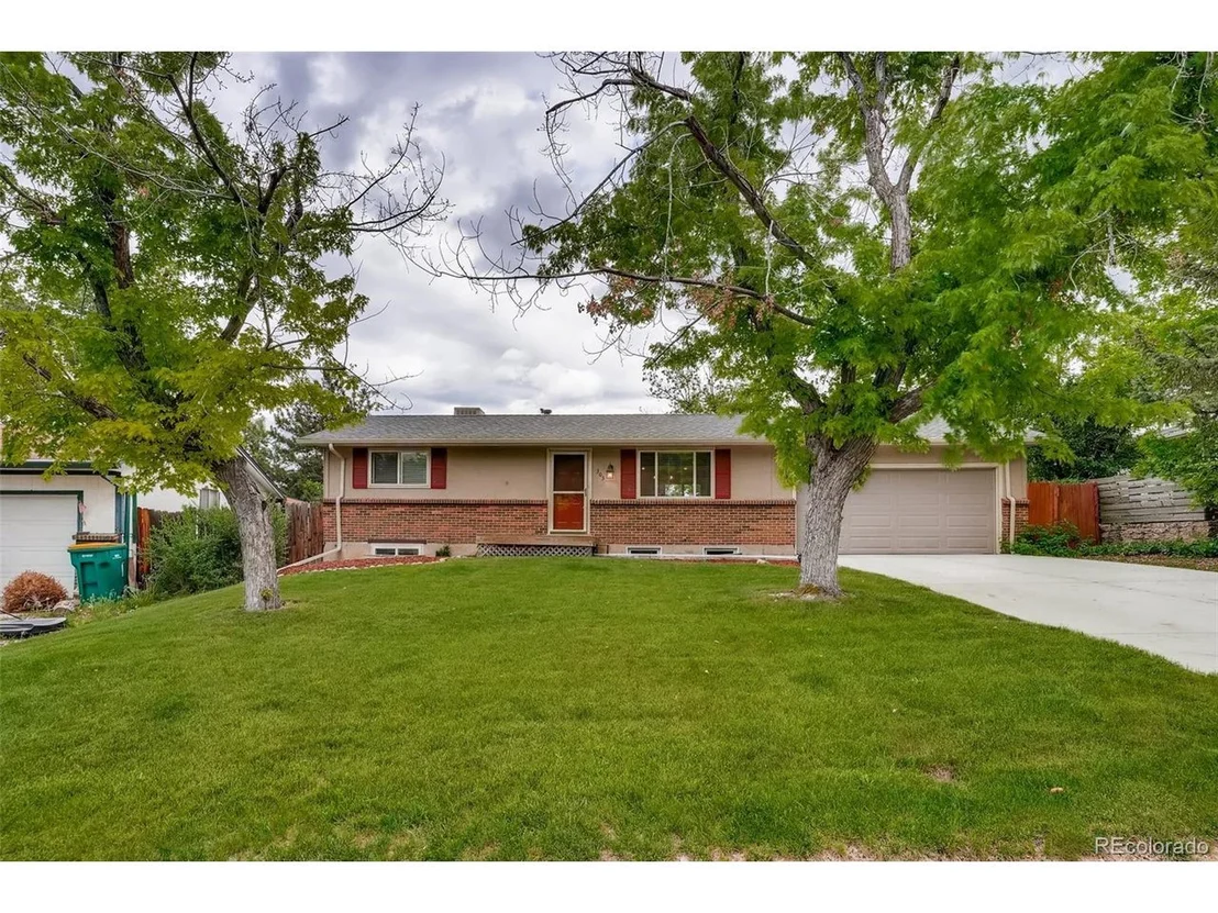 Photo of 303 Helena Cir