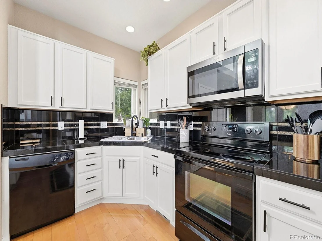 Photo of 827 Spruce Ct
