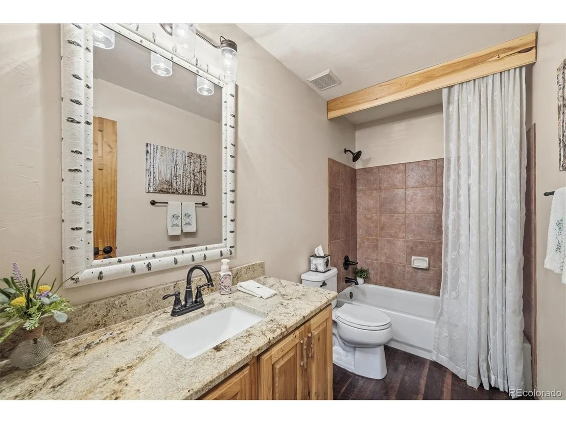 Photo of 33799 Warren Rd