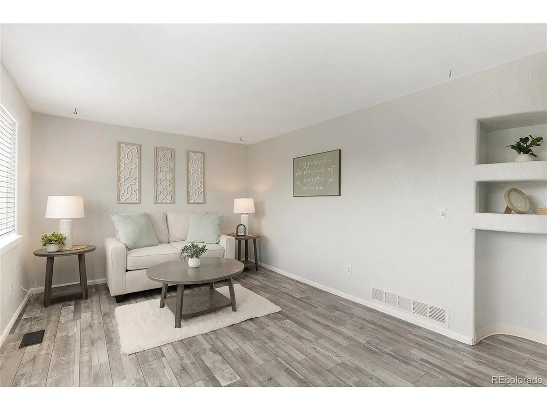 Photo of 216 Jefferson Dr