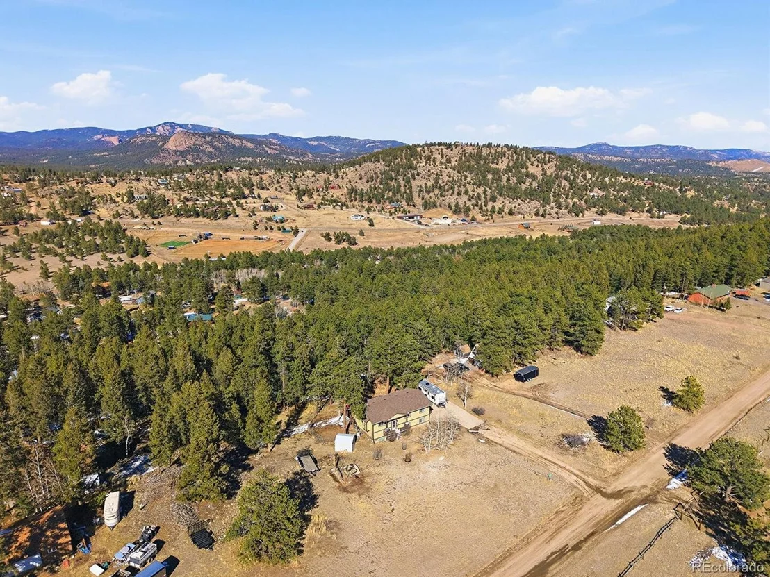 Photo of 399 Conifer Dr
