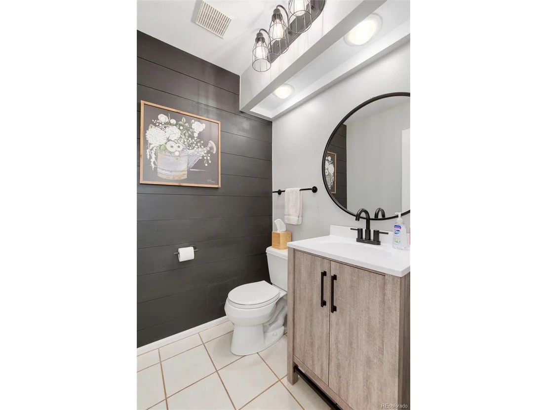 Photo of 882 Garden Dr