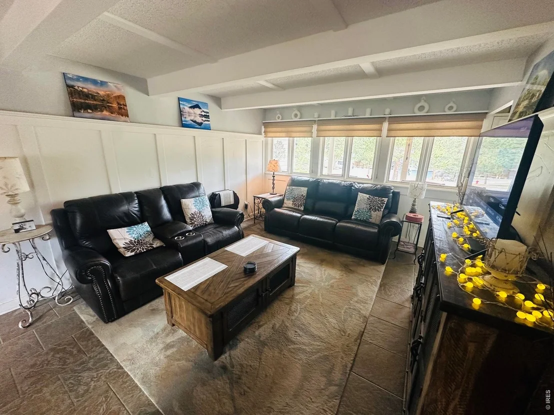 Photo of 820 Riverside Dr
