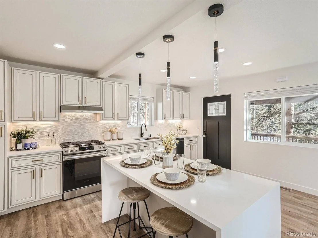 Photo of 79 Lakewood Cir