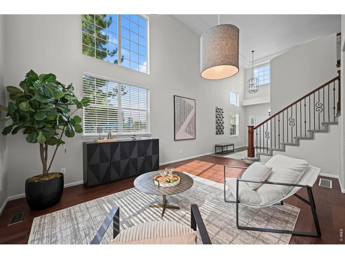 Photo of 718 Mathews Cir
