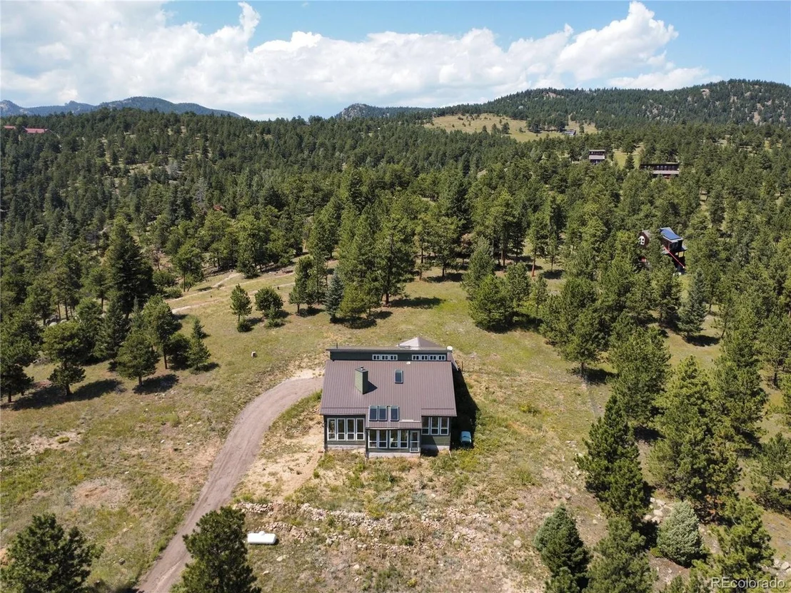 Photo of 395 Cougar Dr
