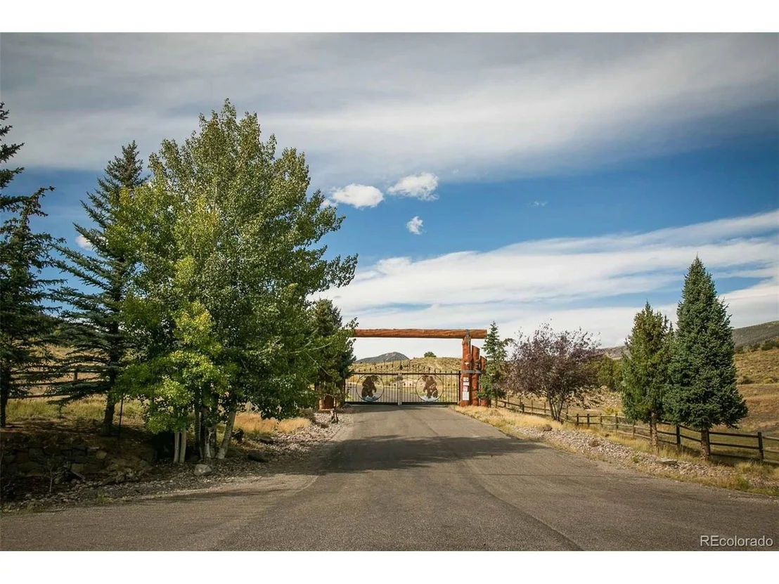Photo of 963 Bear Creek Cir
