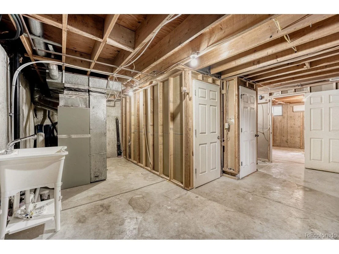 Photo of 200 S Dearborn Cir