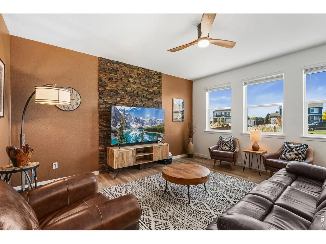 Photo of 438 Bluebird Rd