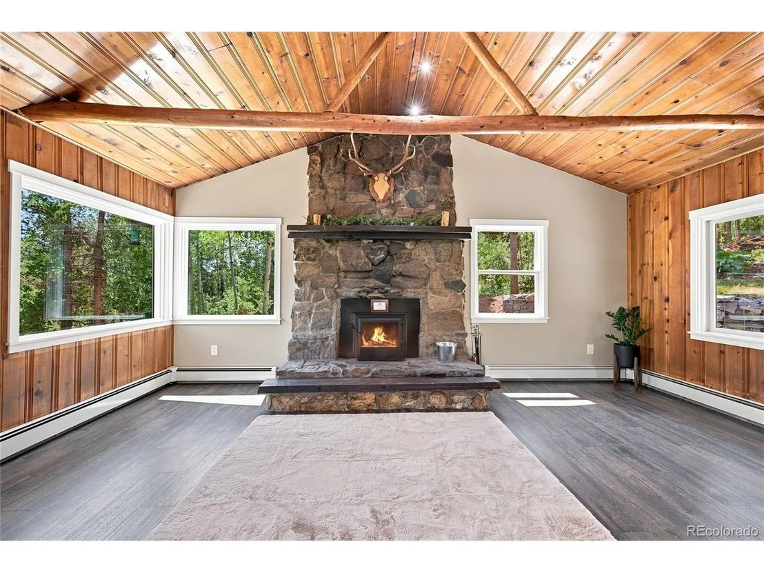 Photo of 356 Gold Rd