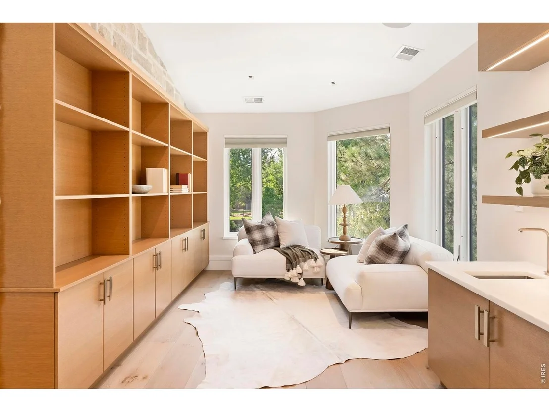 Photo of 2158 Tamarack Ave