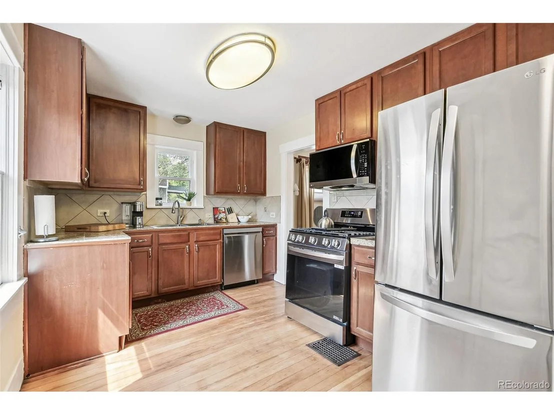Photo of 2497 Depew St