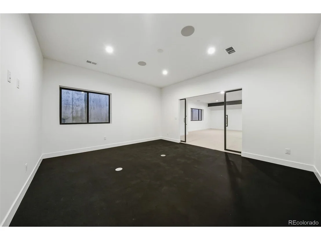Photo of 5031 Moss Pl