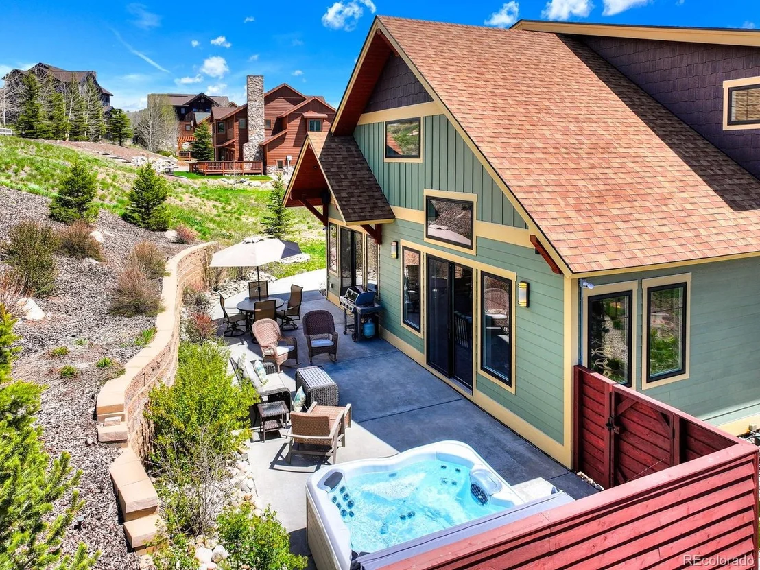 Photo of 701 Saddle Ridge Cir