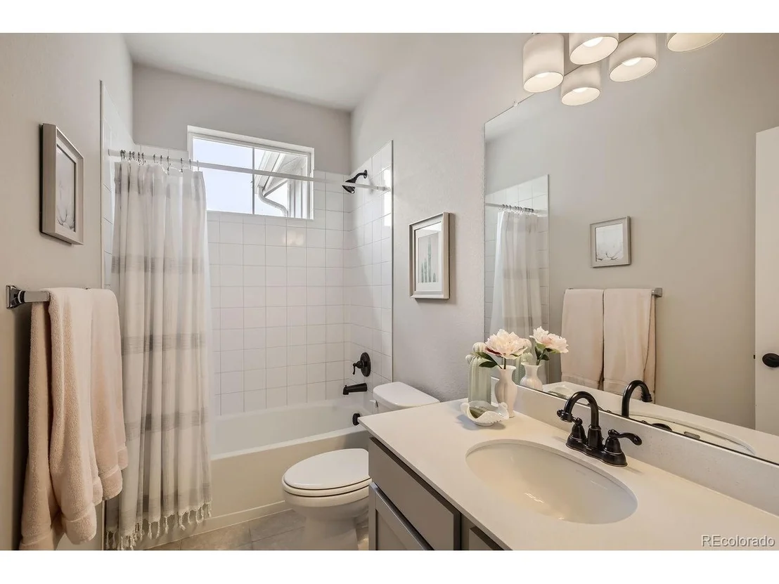 Photo of 1665 Shoreview Pkwy