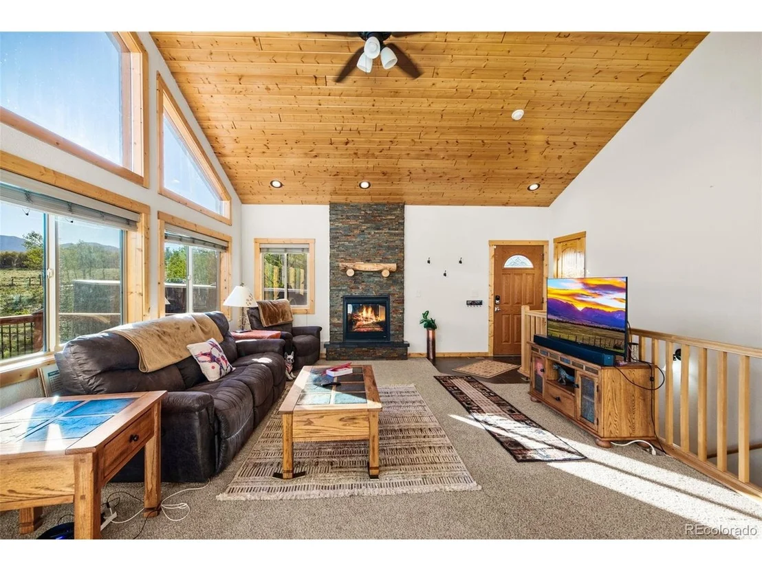 Photo of 982 Georgia Dr