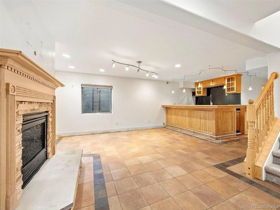 Photo of 365 Antelope Dr W