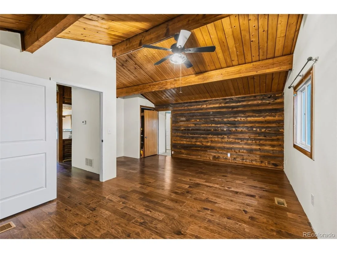 Photo of 395 Georgia Dr
