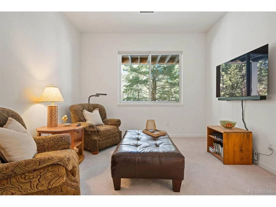 Photo of 31415 Forestland Dr