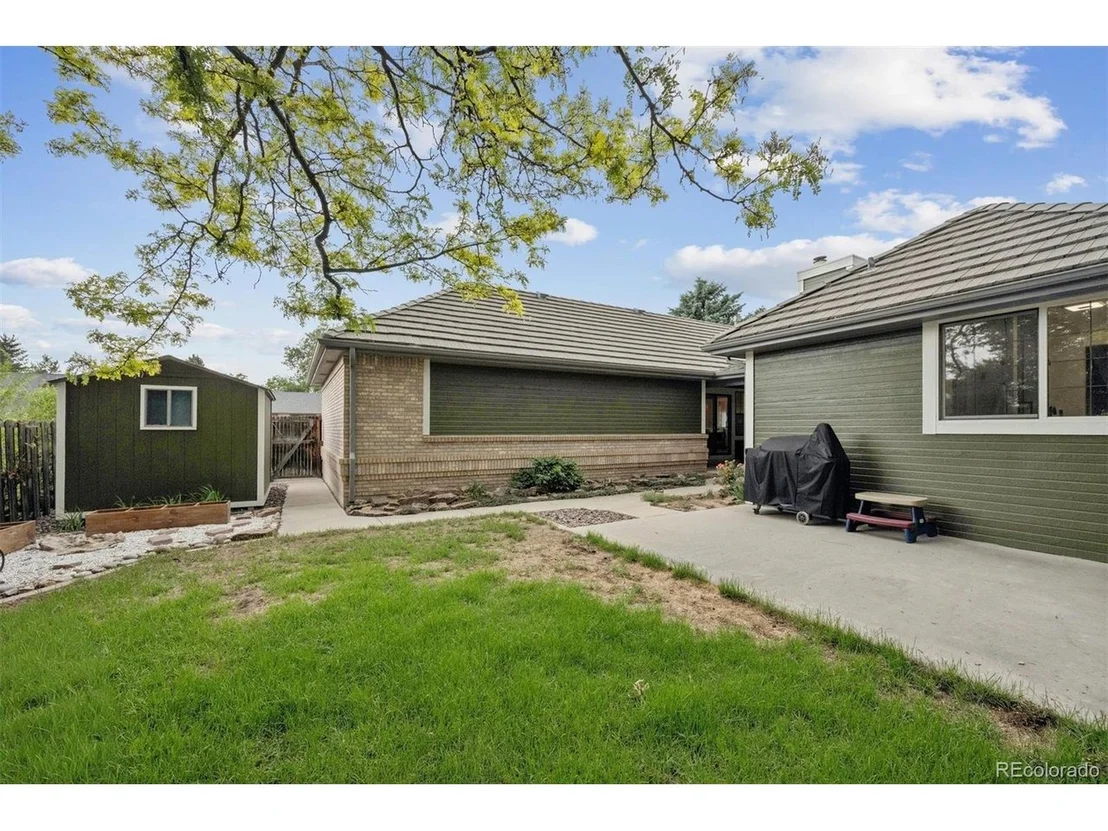 Photo of 6928 Iris St