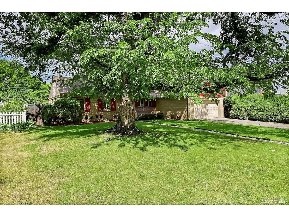 Photo of 745 Dexter St