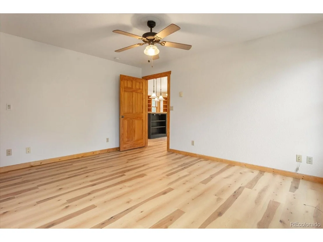 Photo of 734 W 2nd St