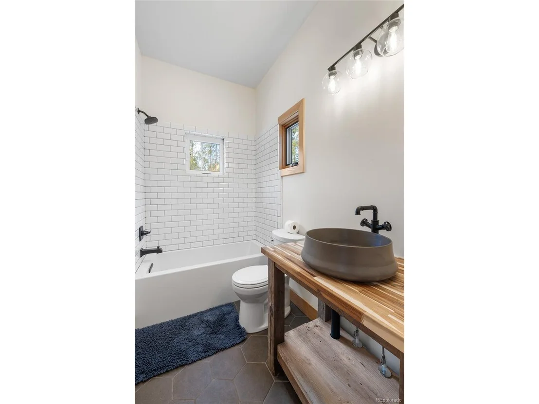 Photo of 241 Tabor Dr