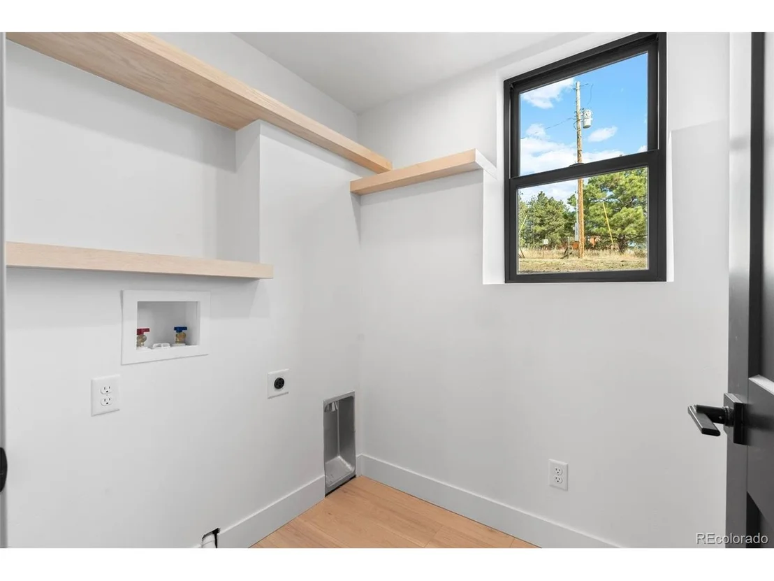 Photo of 542 Conifer Dr