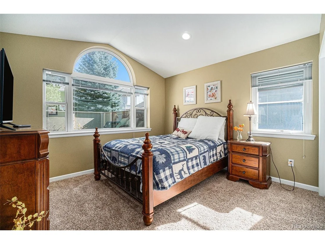 Photo of 445 Skyline Dr