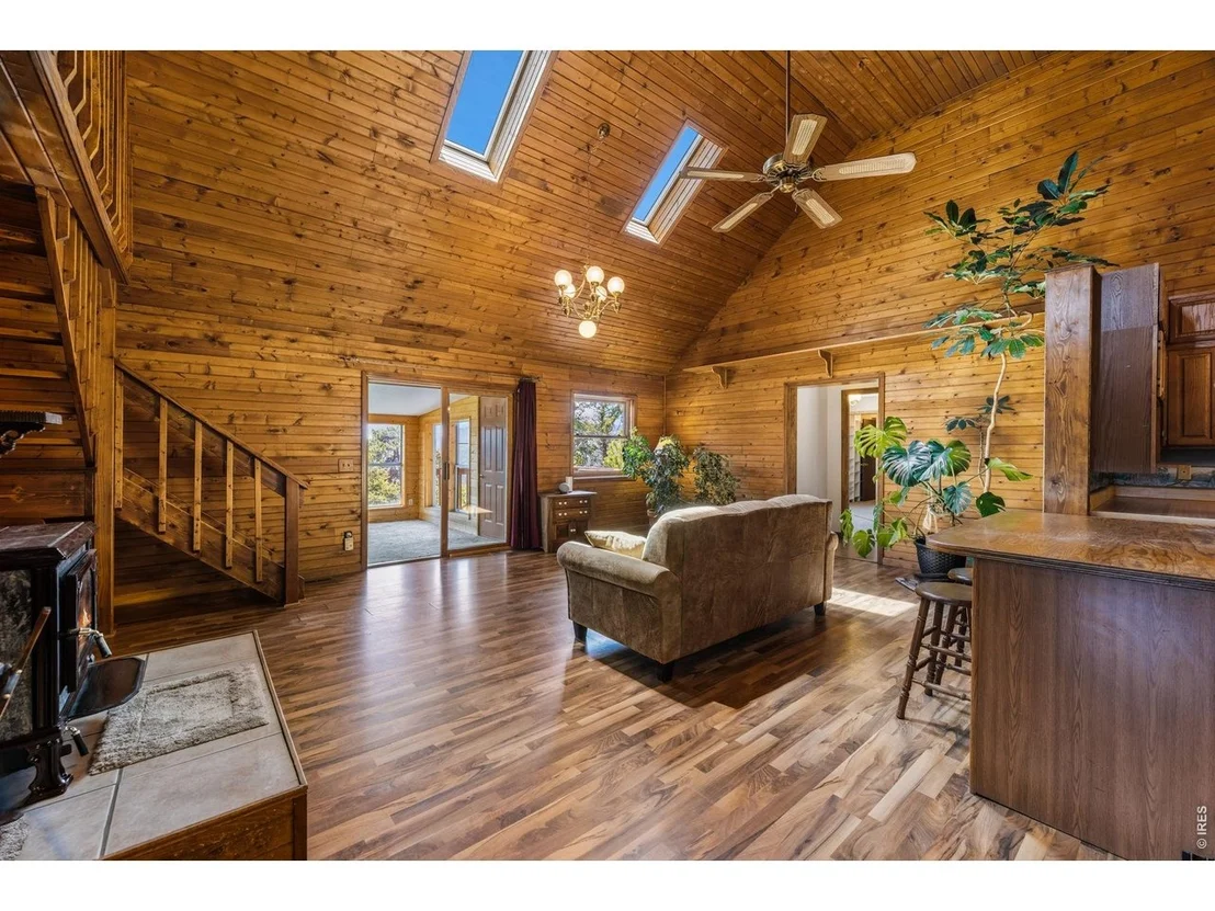 Photo of 619 Alpine Dr