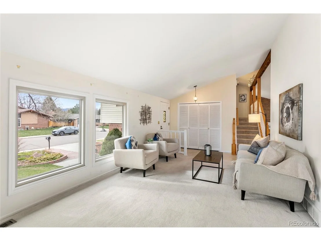 Photo of 572 Blackhawk Rd