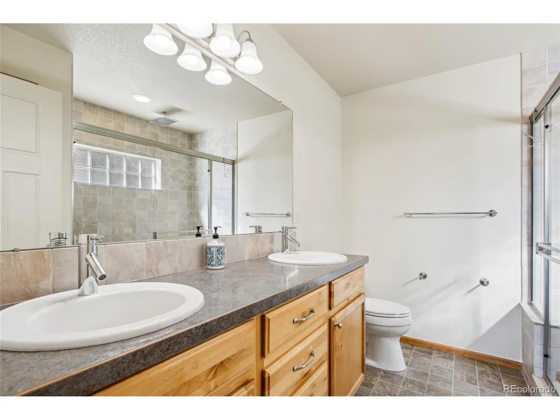 Photo of 2439 Maple Hill Dr