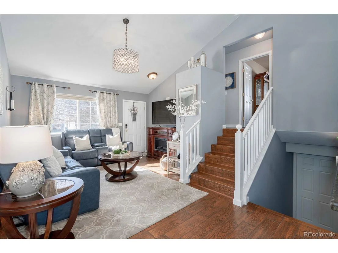Photo of 647 Florence Ave