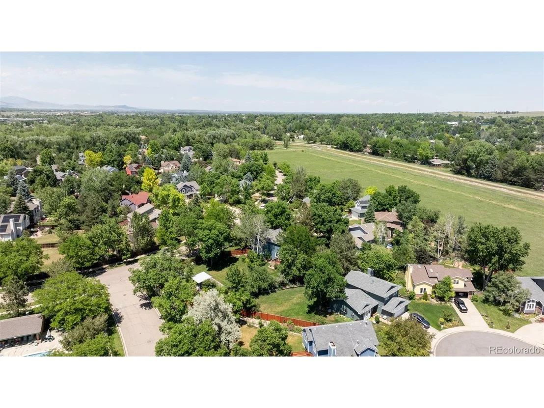Photo of 6820 Twin Lakes Rd