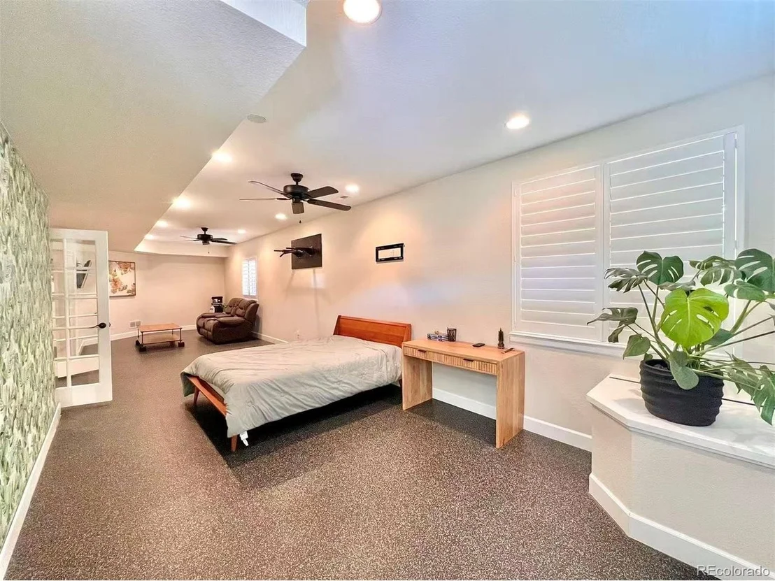 Photo of 10615 Montecito Dr