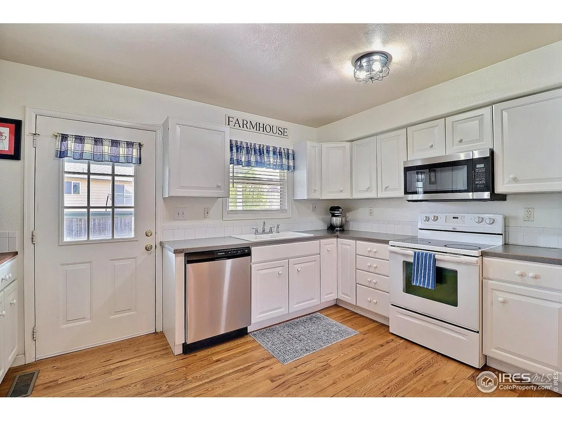 Photo of 324 51st Ave